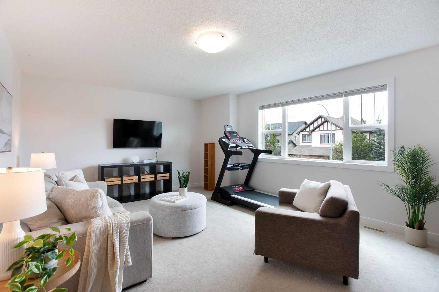 2 Kingston View SE