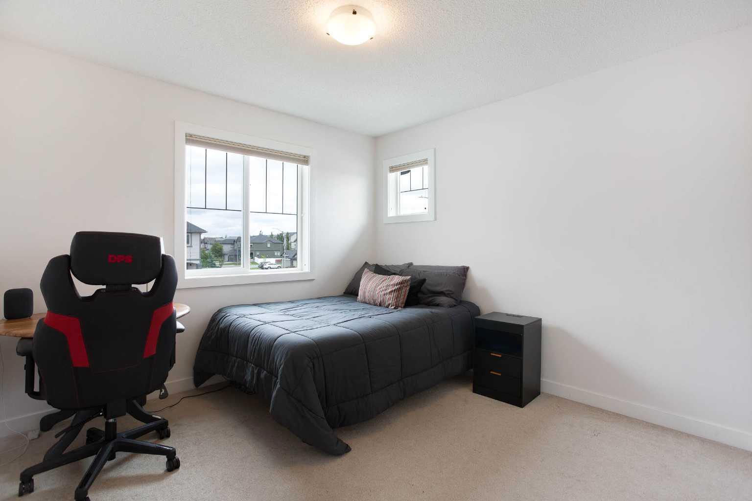 2 Kingston View SE