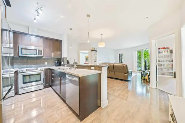 3104, 15 Sunset Square 