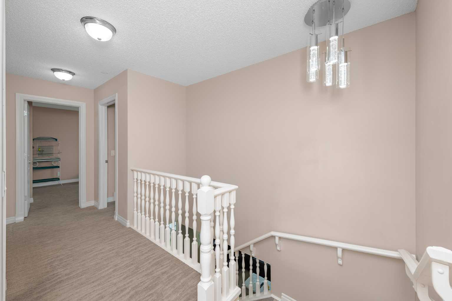 135 Kincora Drive NW