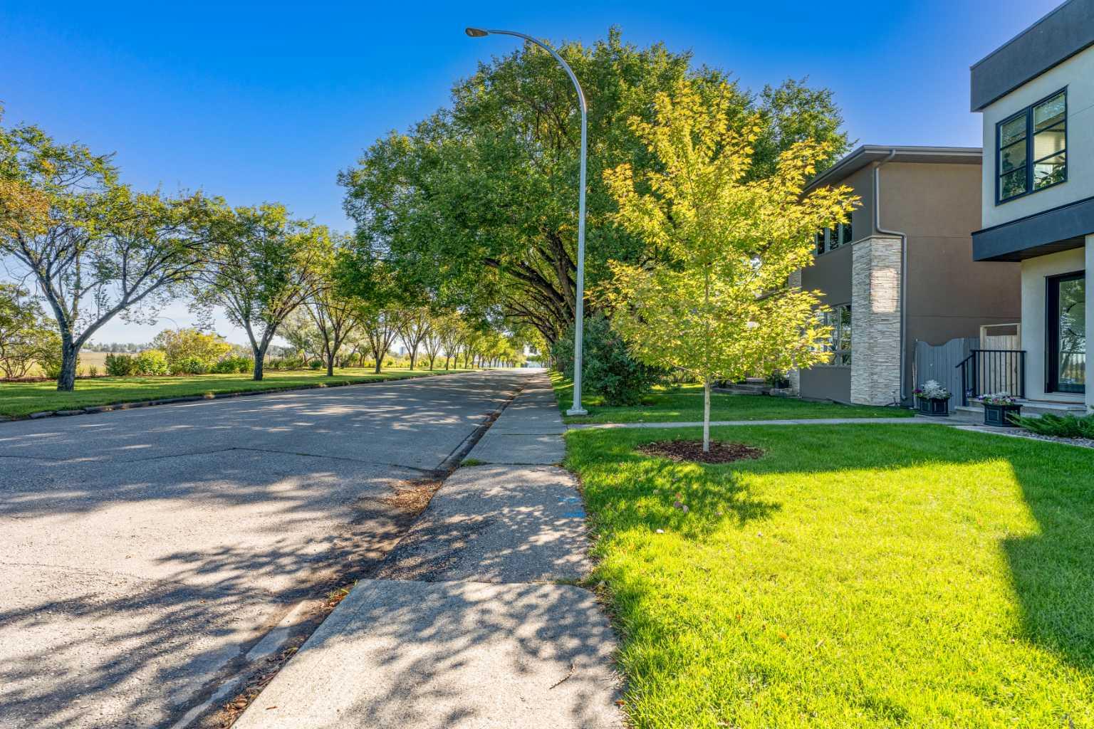 1141 Renfrew Drive NE