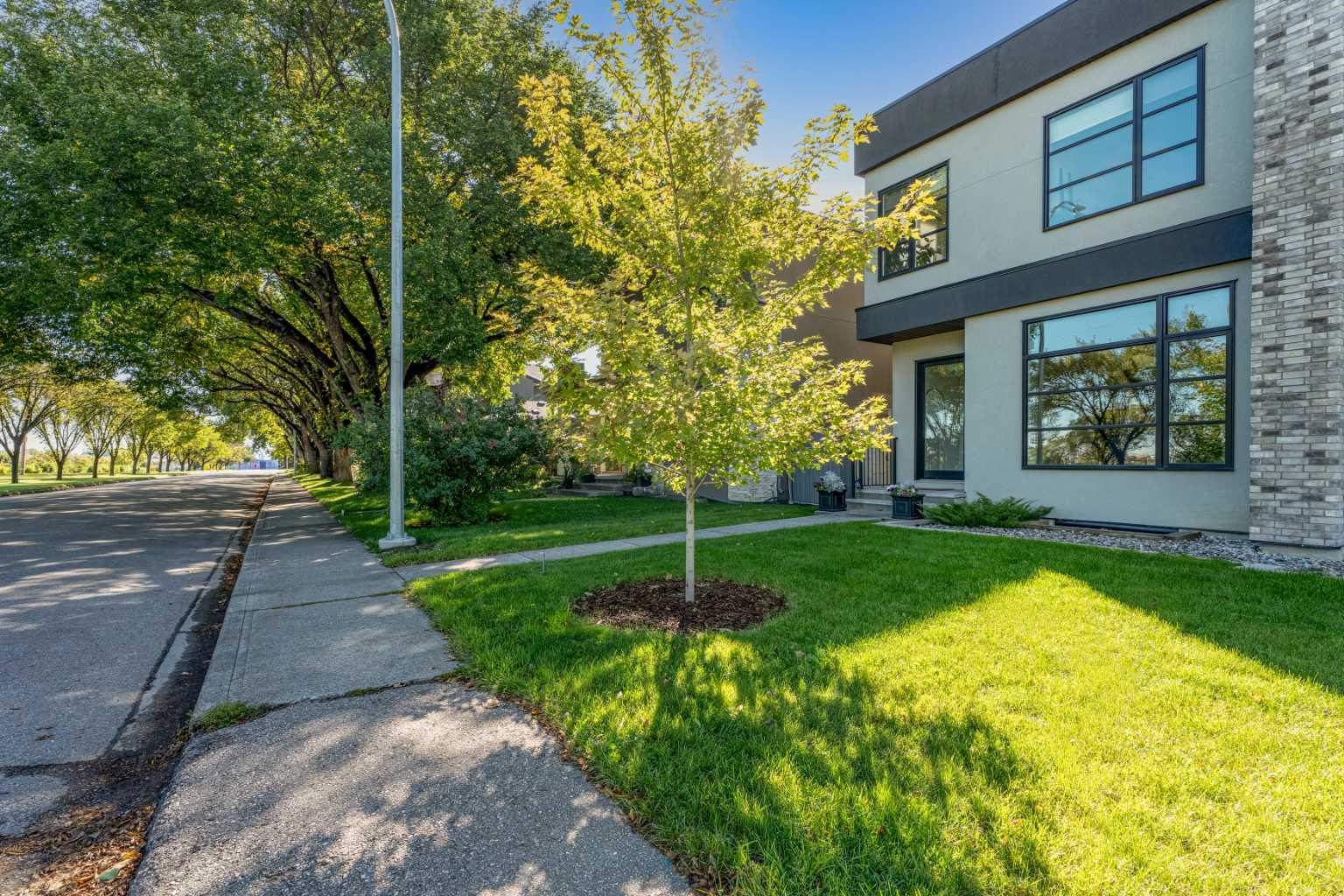 1141 Renfrew Drive NE