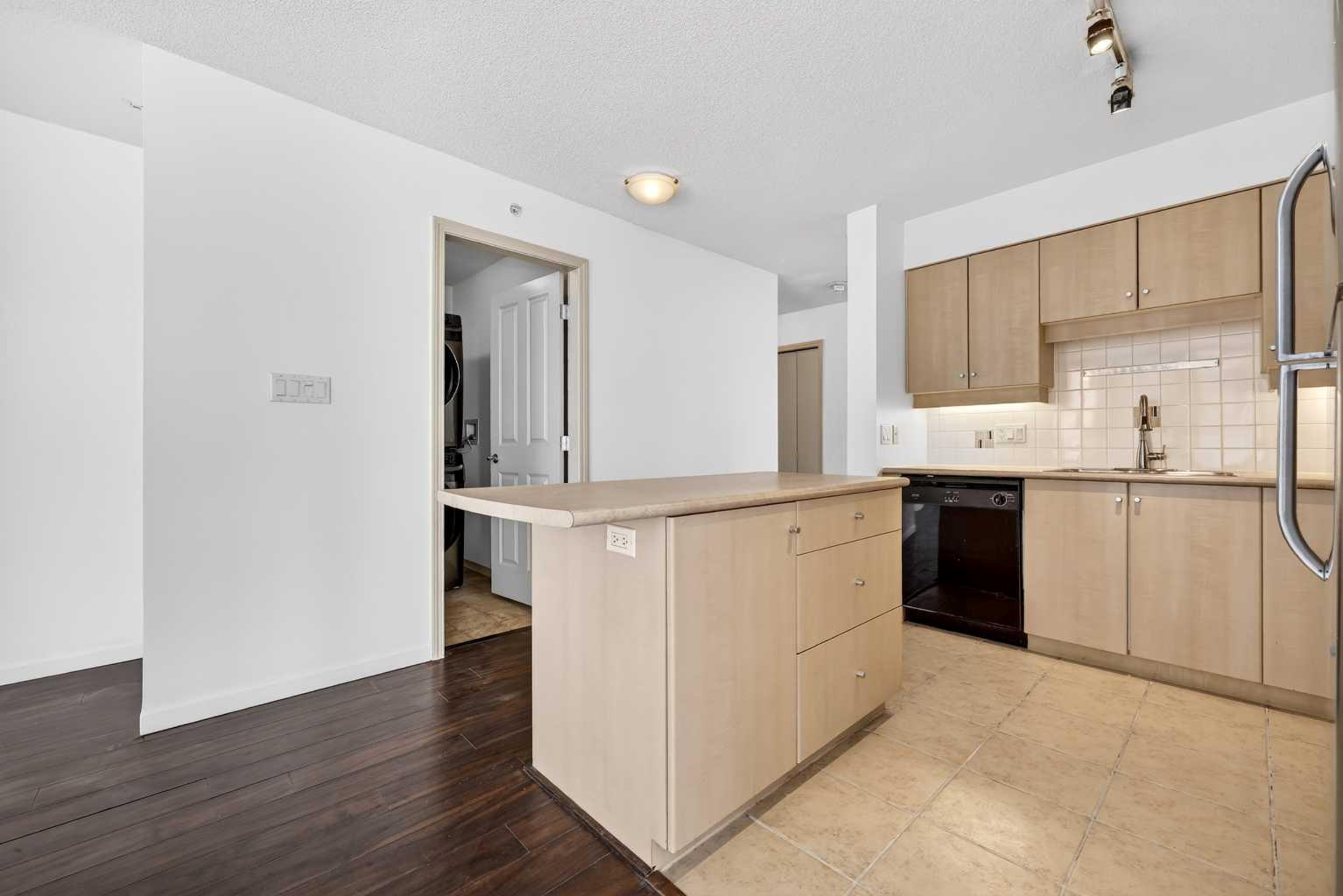 1301, 650 10 Street SW
