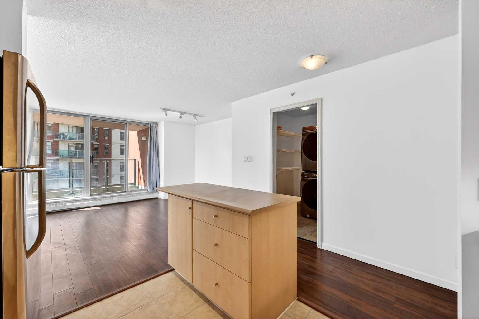 1301, 650 10 Street SW