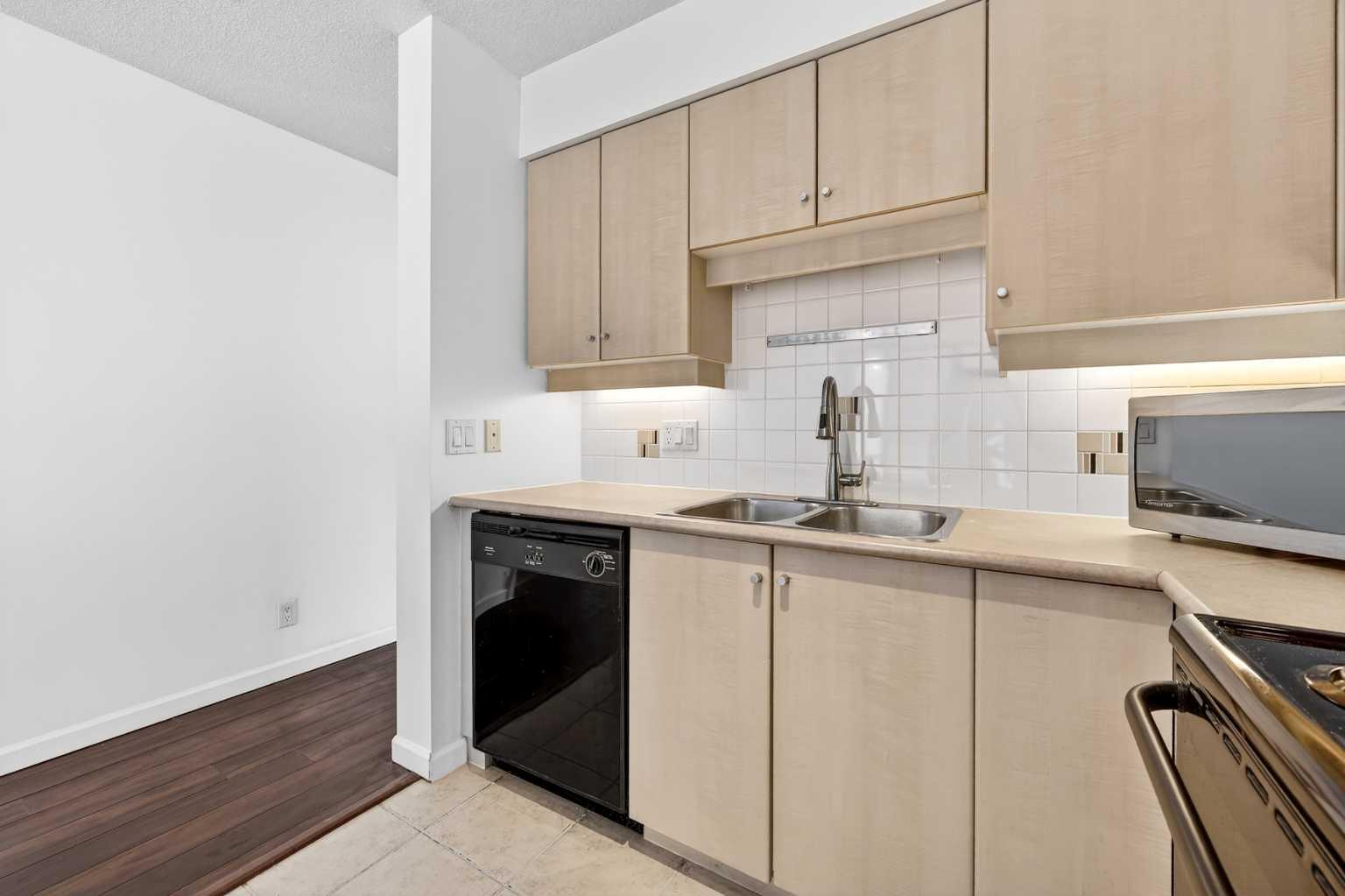 1301, 650 10 Street SW