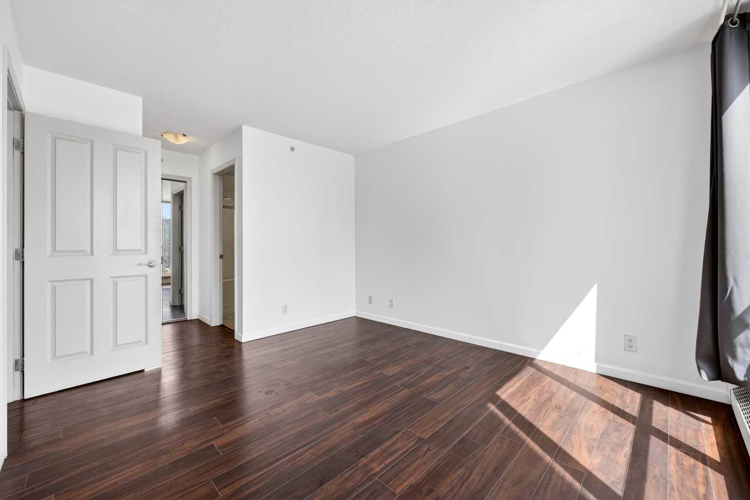 1301, 650 10 Street SW