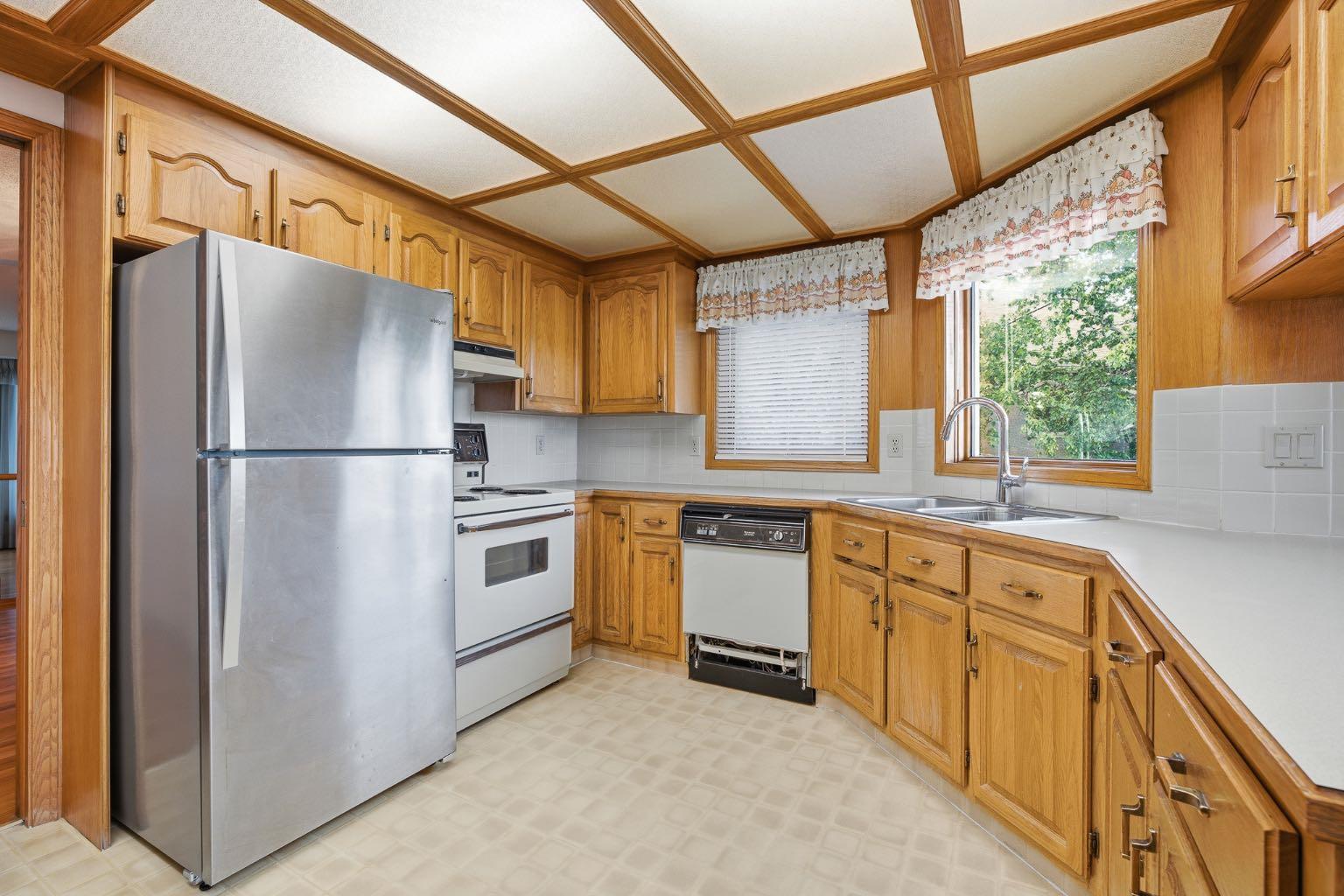 37 Edgeview Road NW