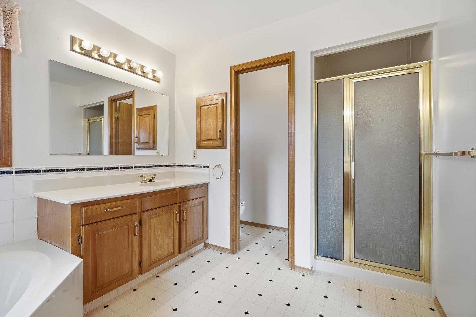 37 Edgeview Road NW