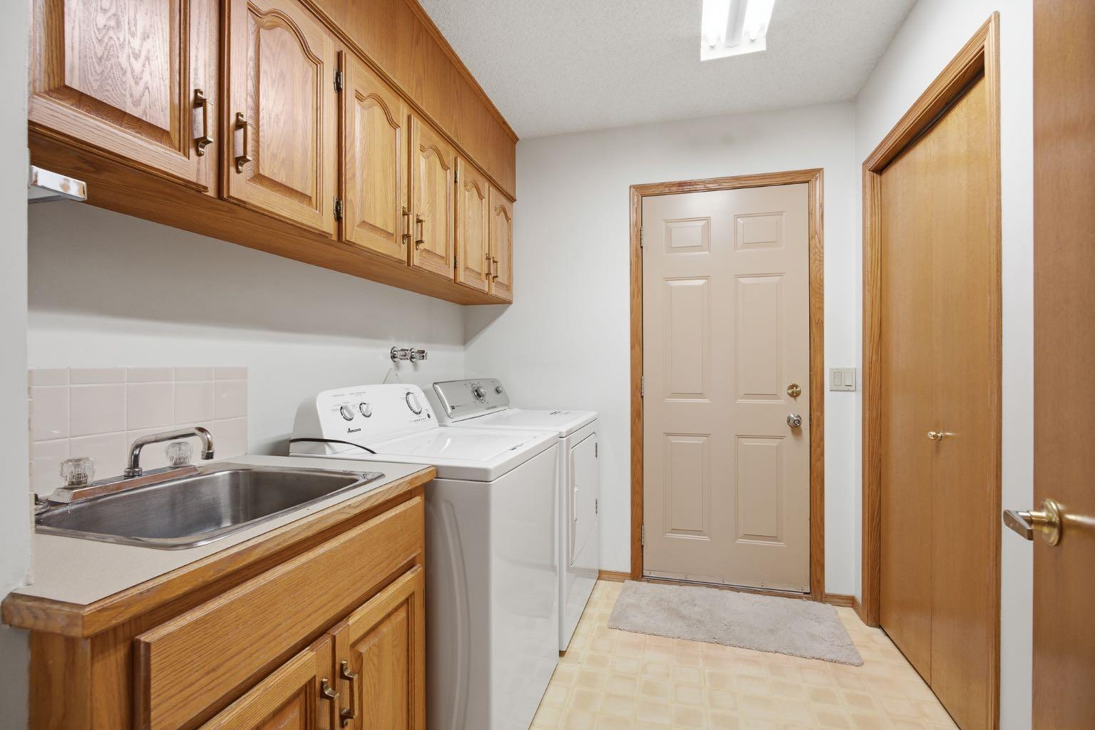 37 Edgeview Road NW
