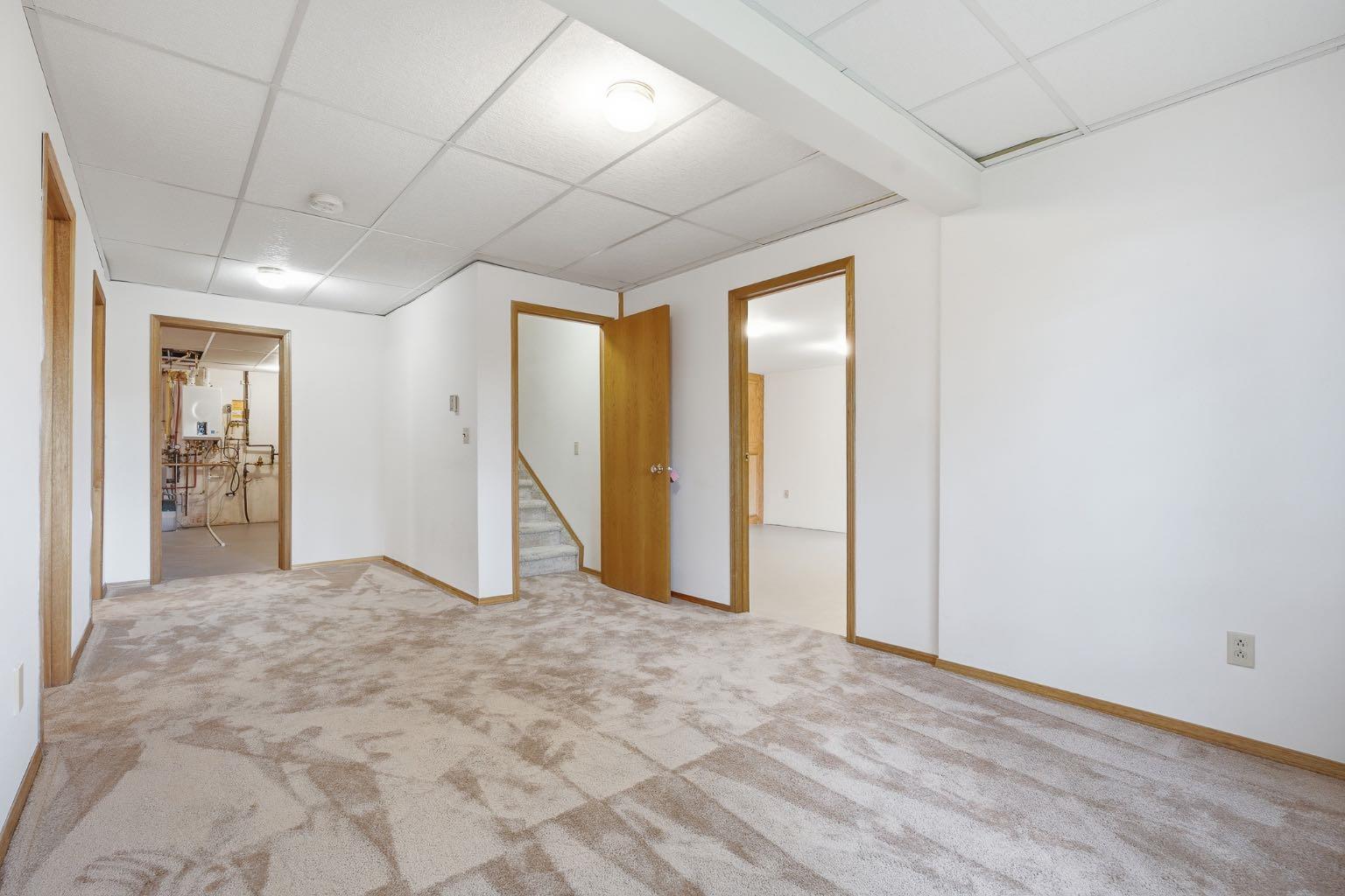 37 Edgeview Road NW