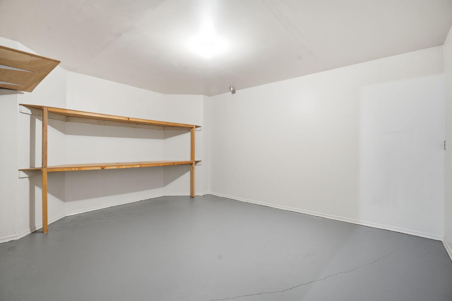 37 Edgeview Road NW