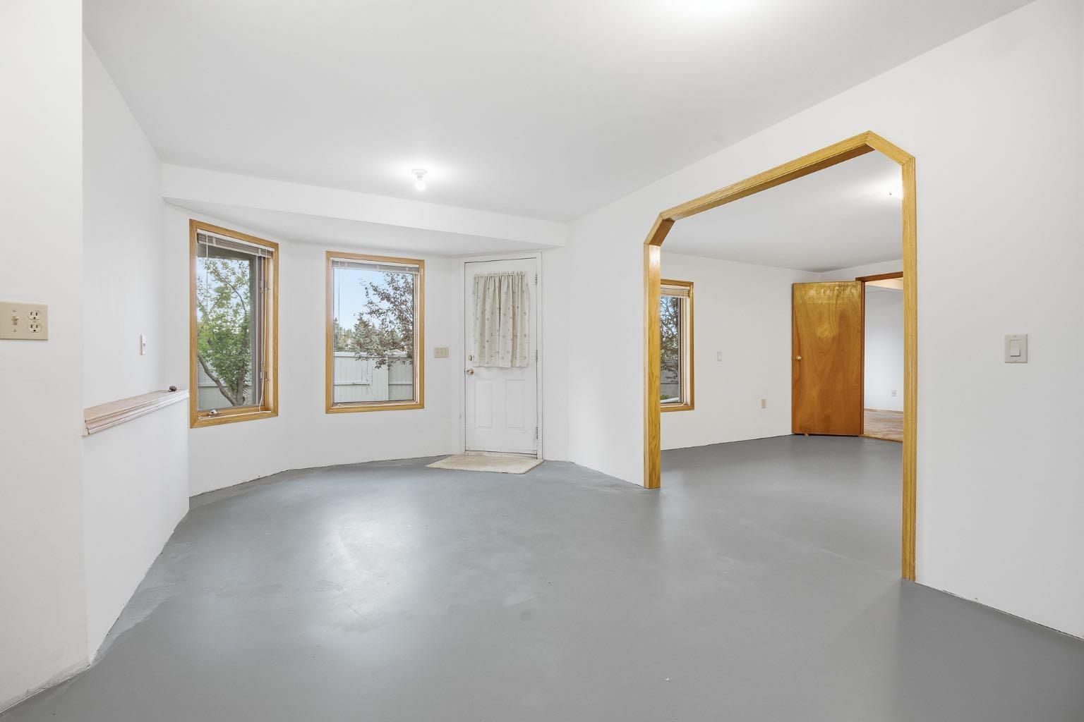 37 Edgeview Road NW