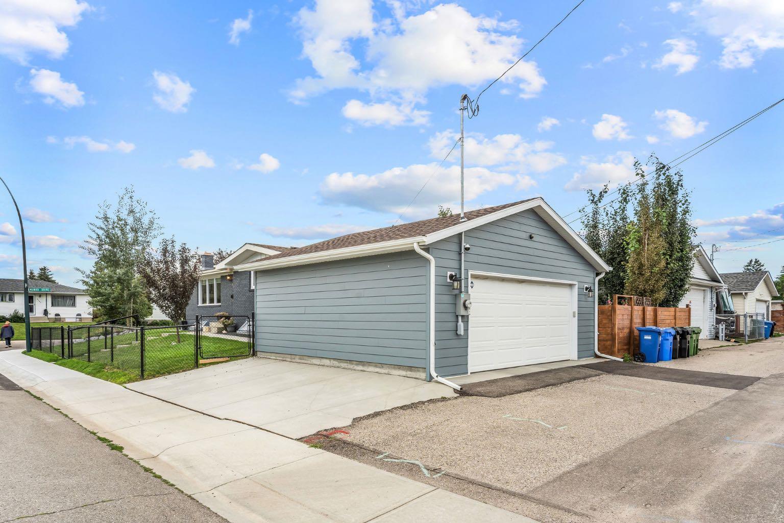 703 Millar Road NE