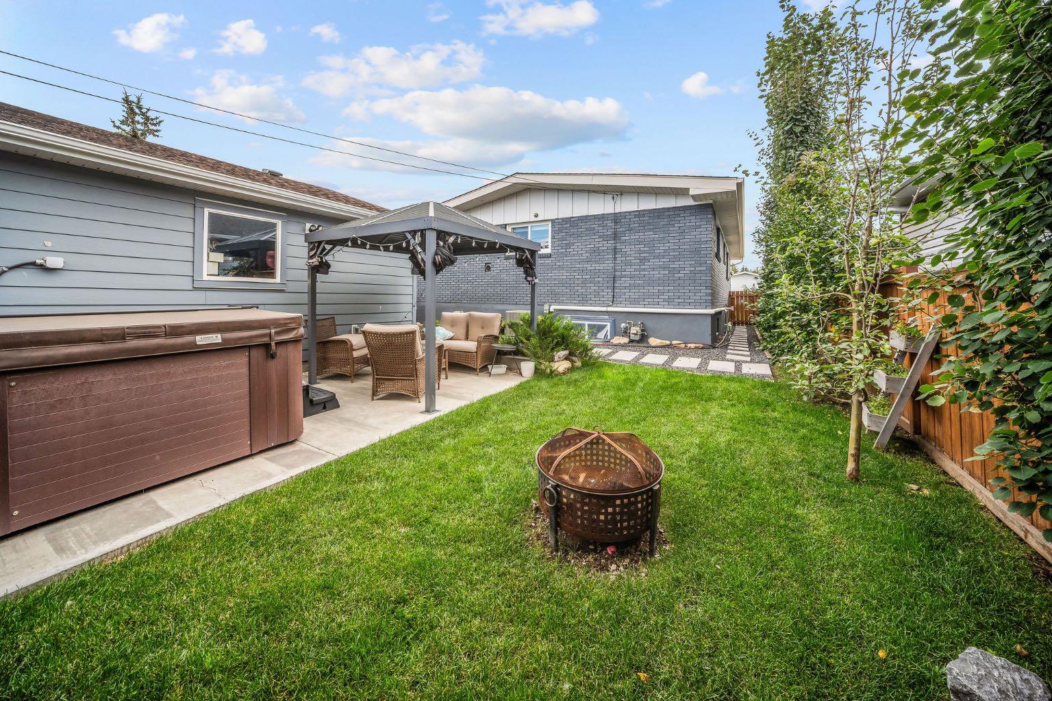 703 Millar Road NE