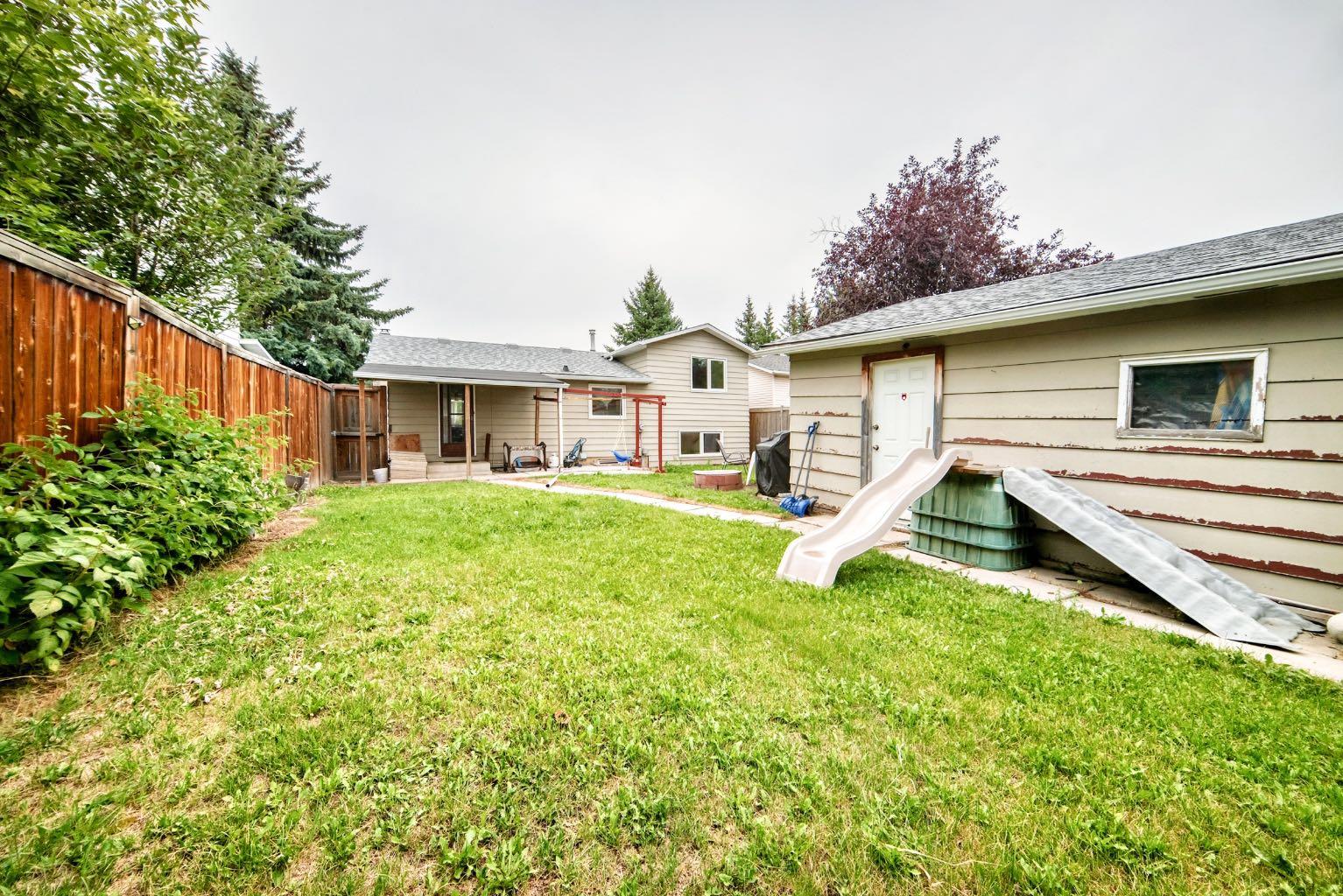 983 Rundlecairn Way NE