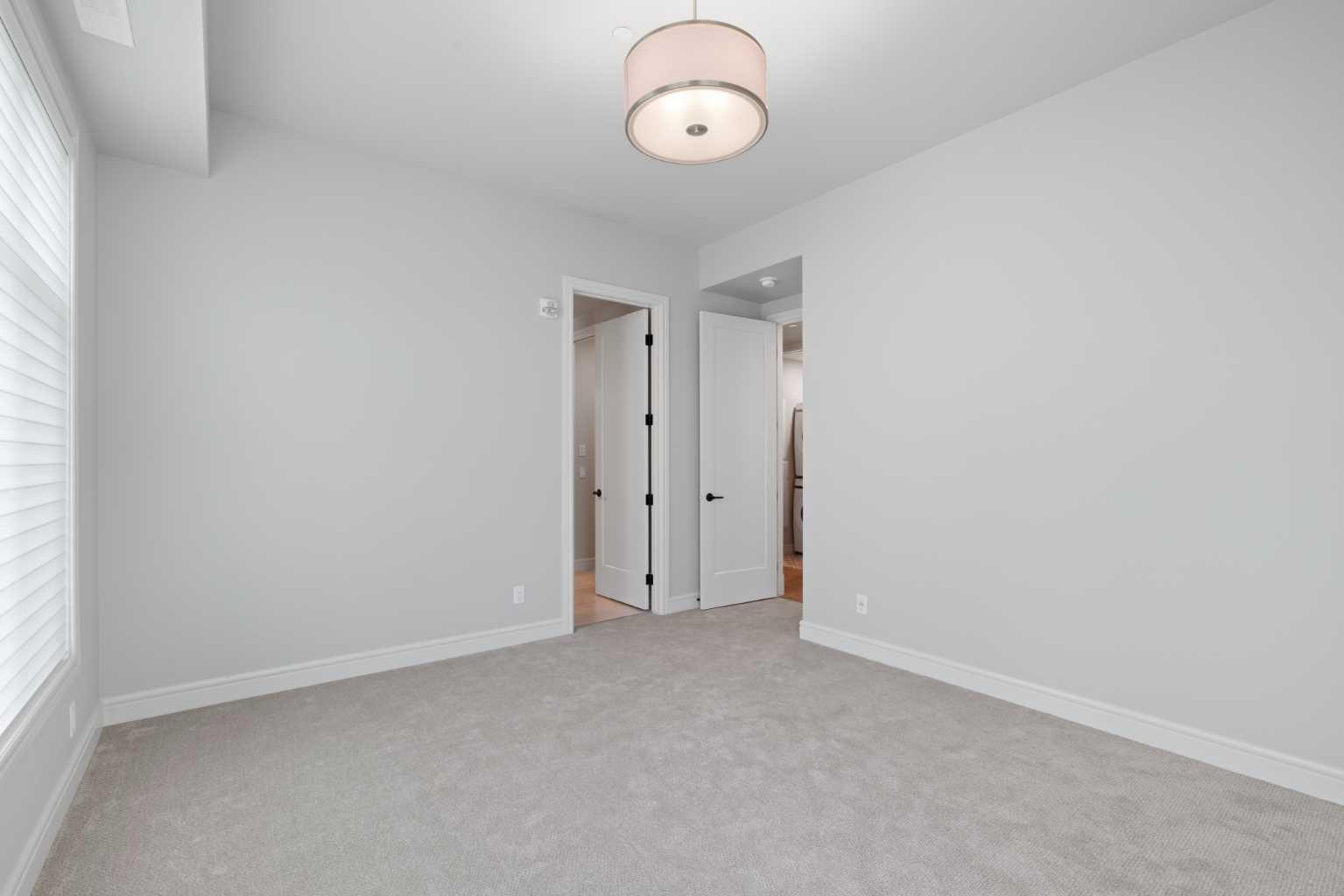 203, 275 Lebel Crescent NW