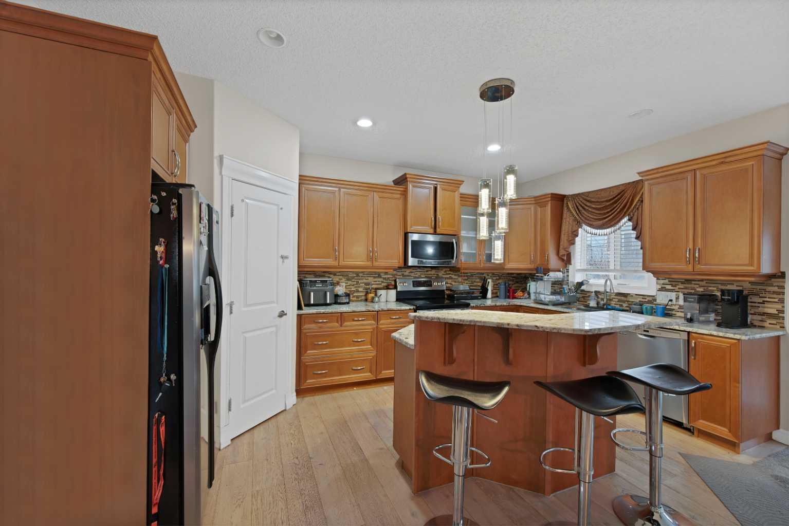 77 Saddleland Drive NE