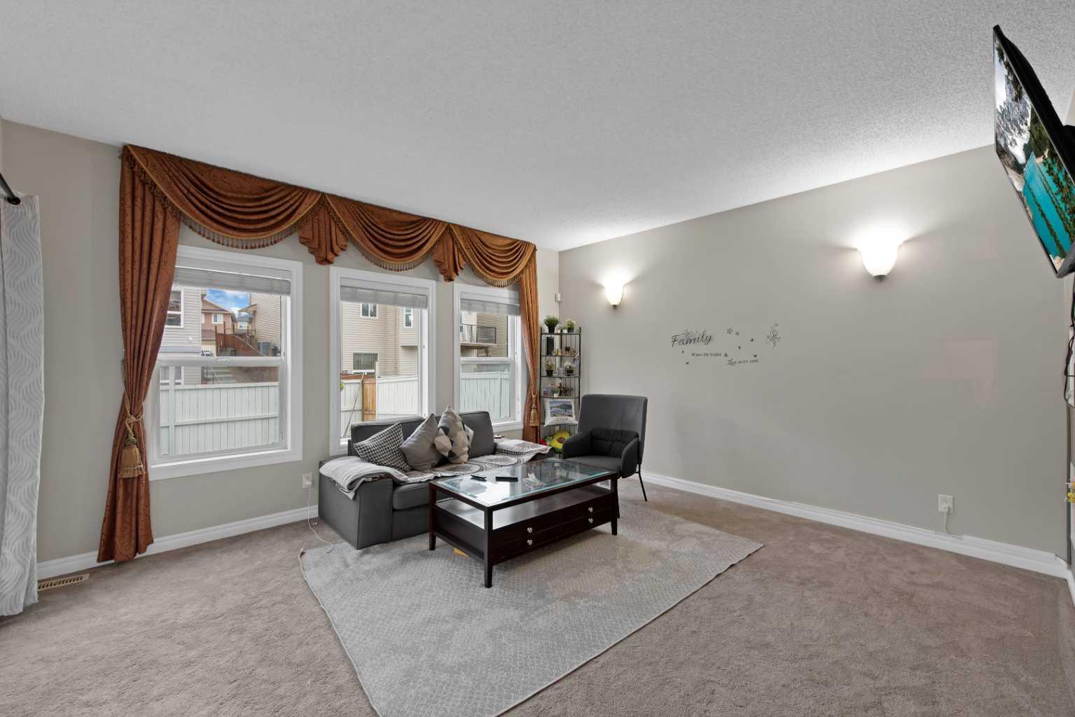 77 Saddleland Drive NE