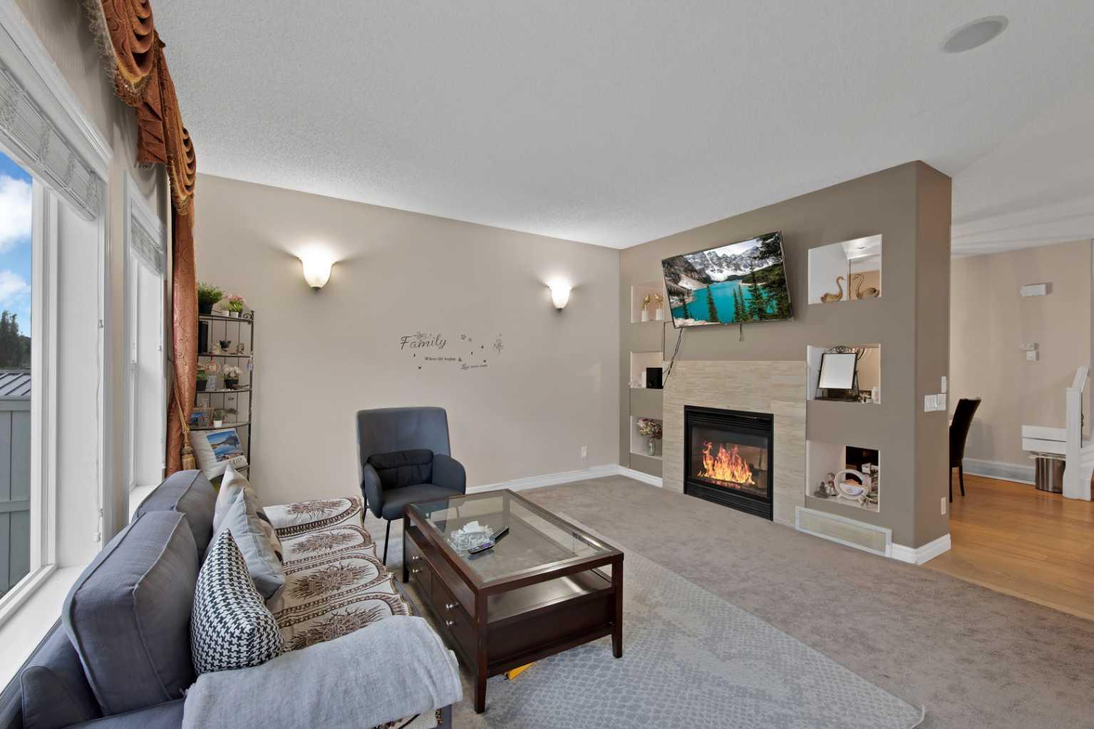 77 Saddleland Drive NE