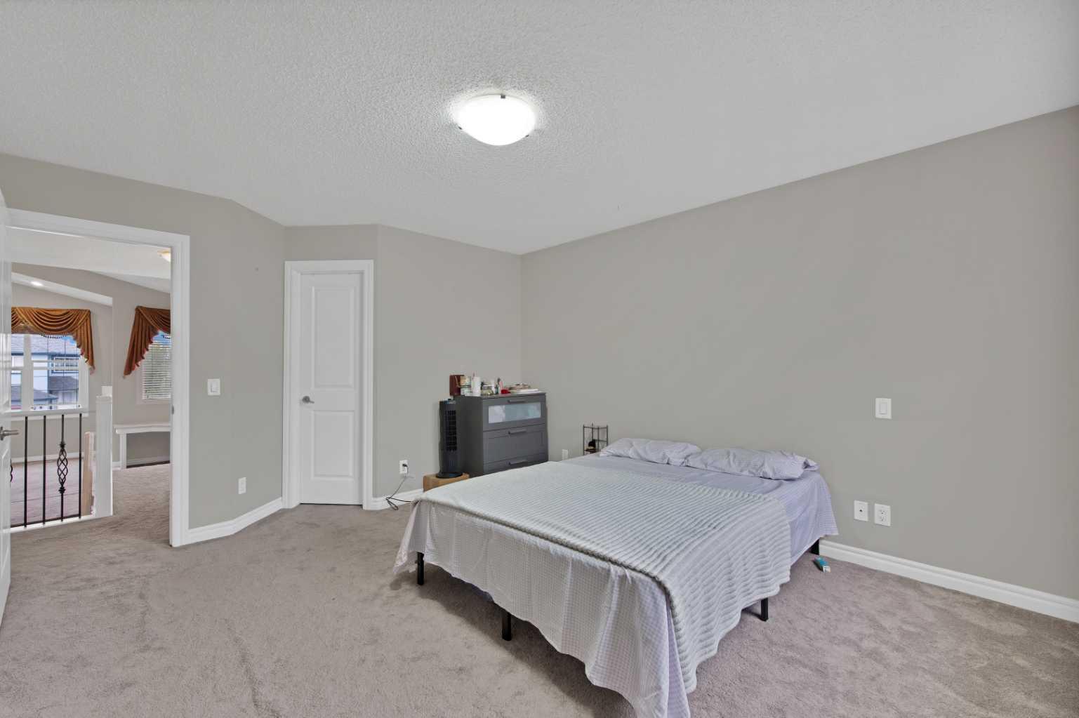 77 Saddleland Drive NE