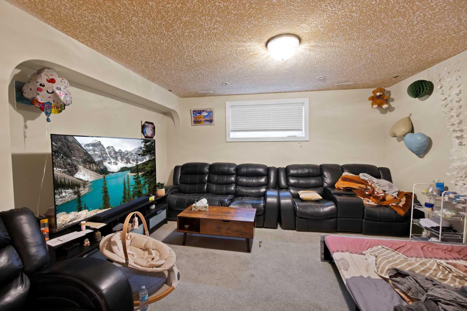 77 Saddleland Drive NE
