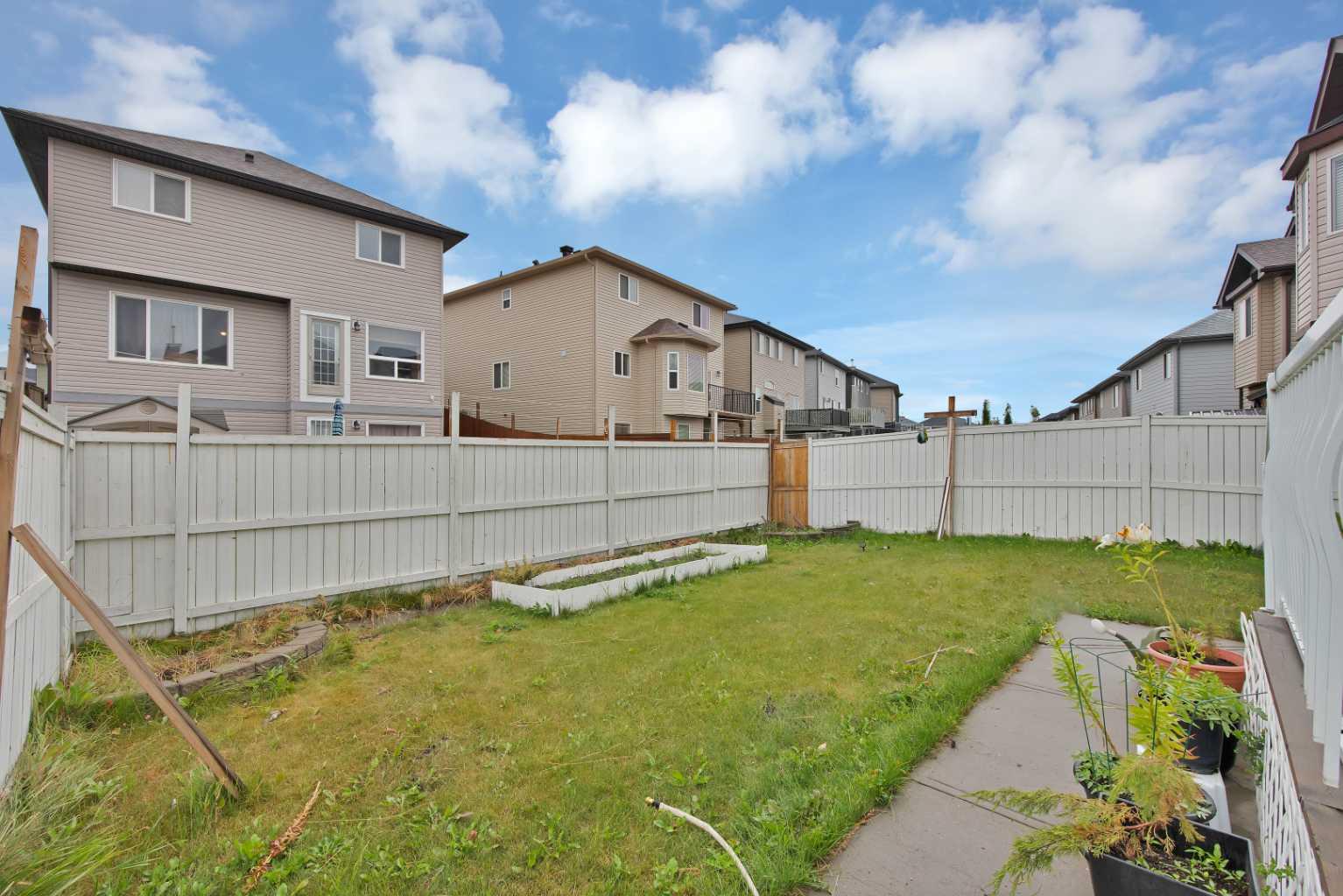 77 Saddleland Drive NE