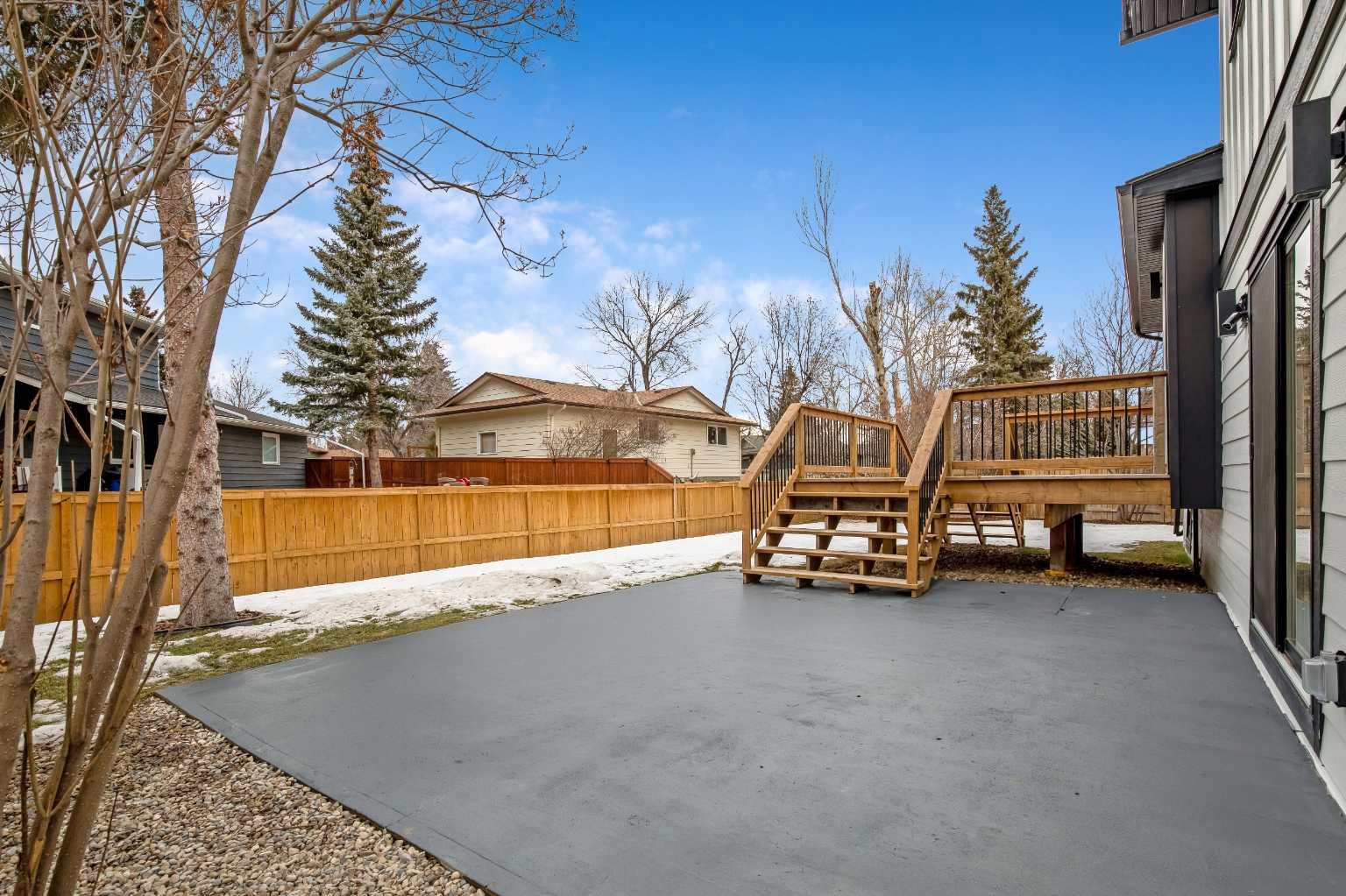 216 Oakridge Place SW