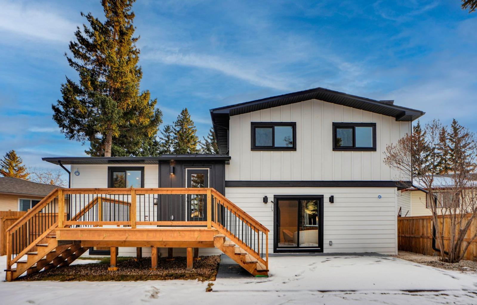 216 Oakridge Place SW