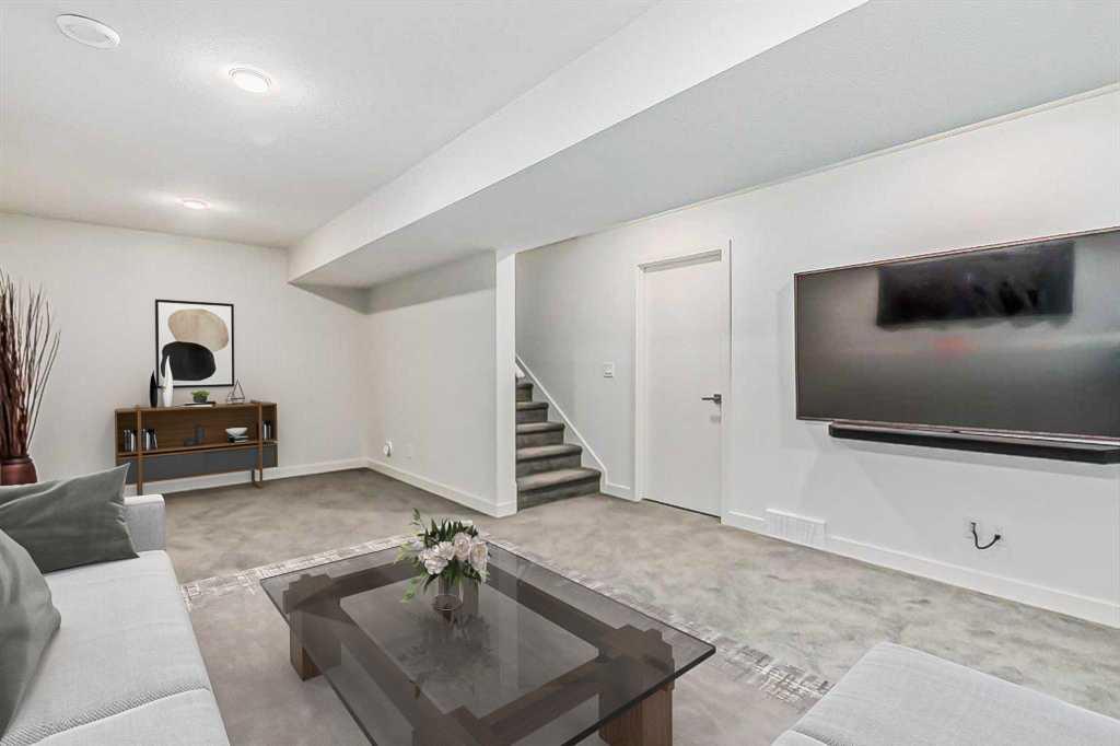 3302, 100 Walgrove Court SE