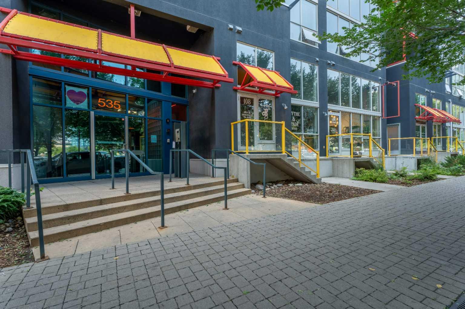 215, 535 8 Avenue SE
