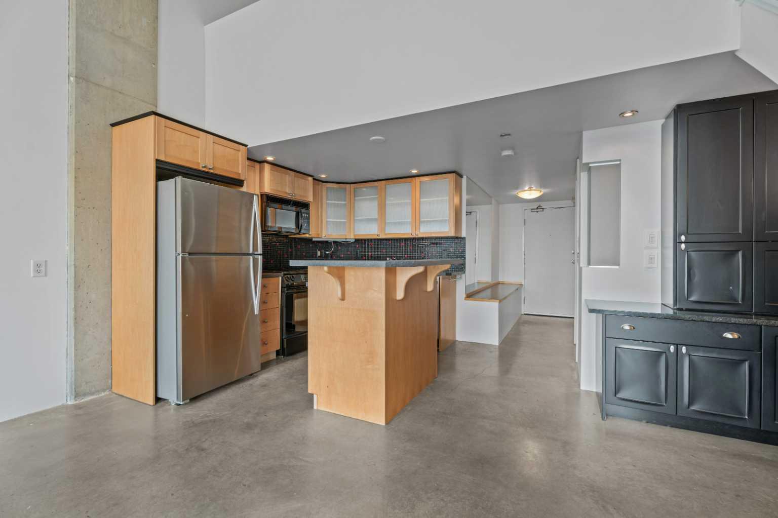 215, 535 8 Avenue SE
