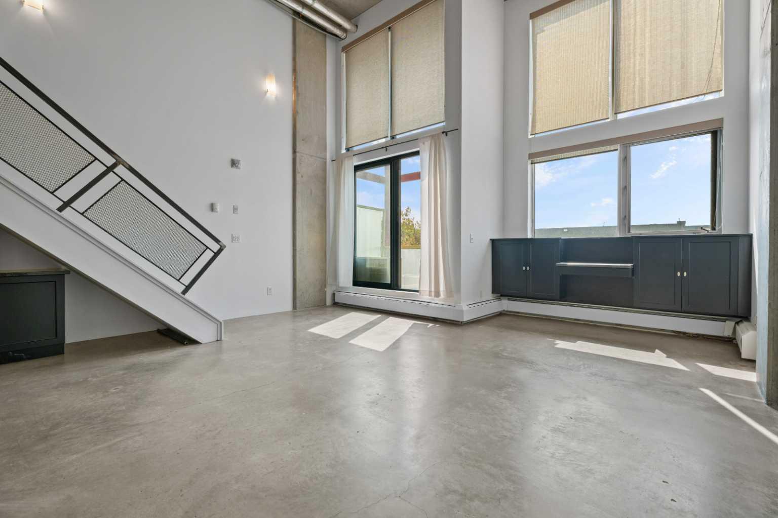 215, 535 8 Avenue SE