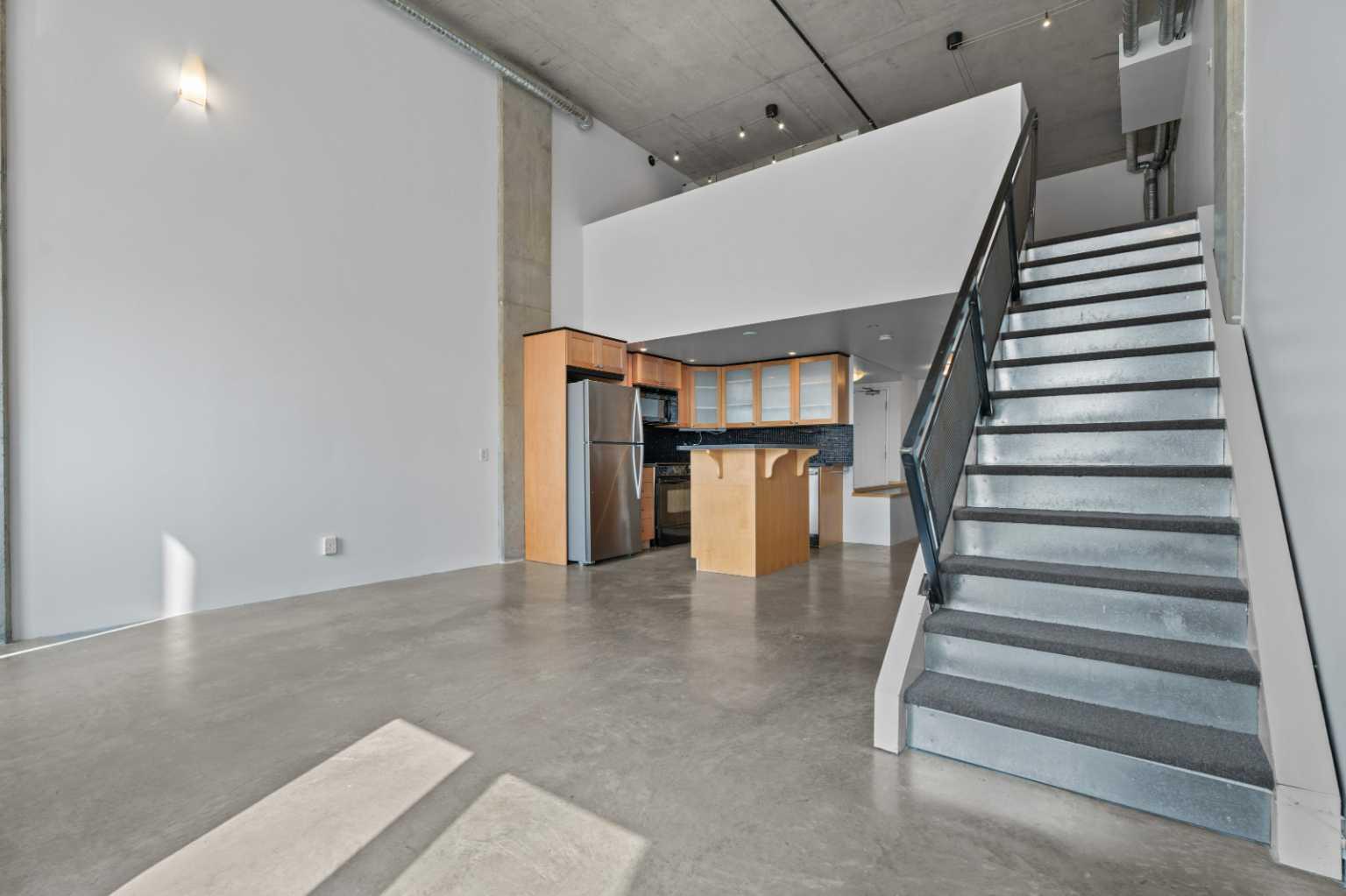 215, 535 8 Avenue SE