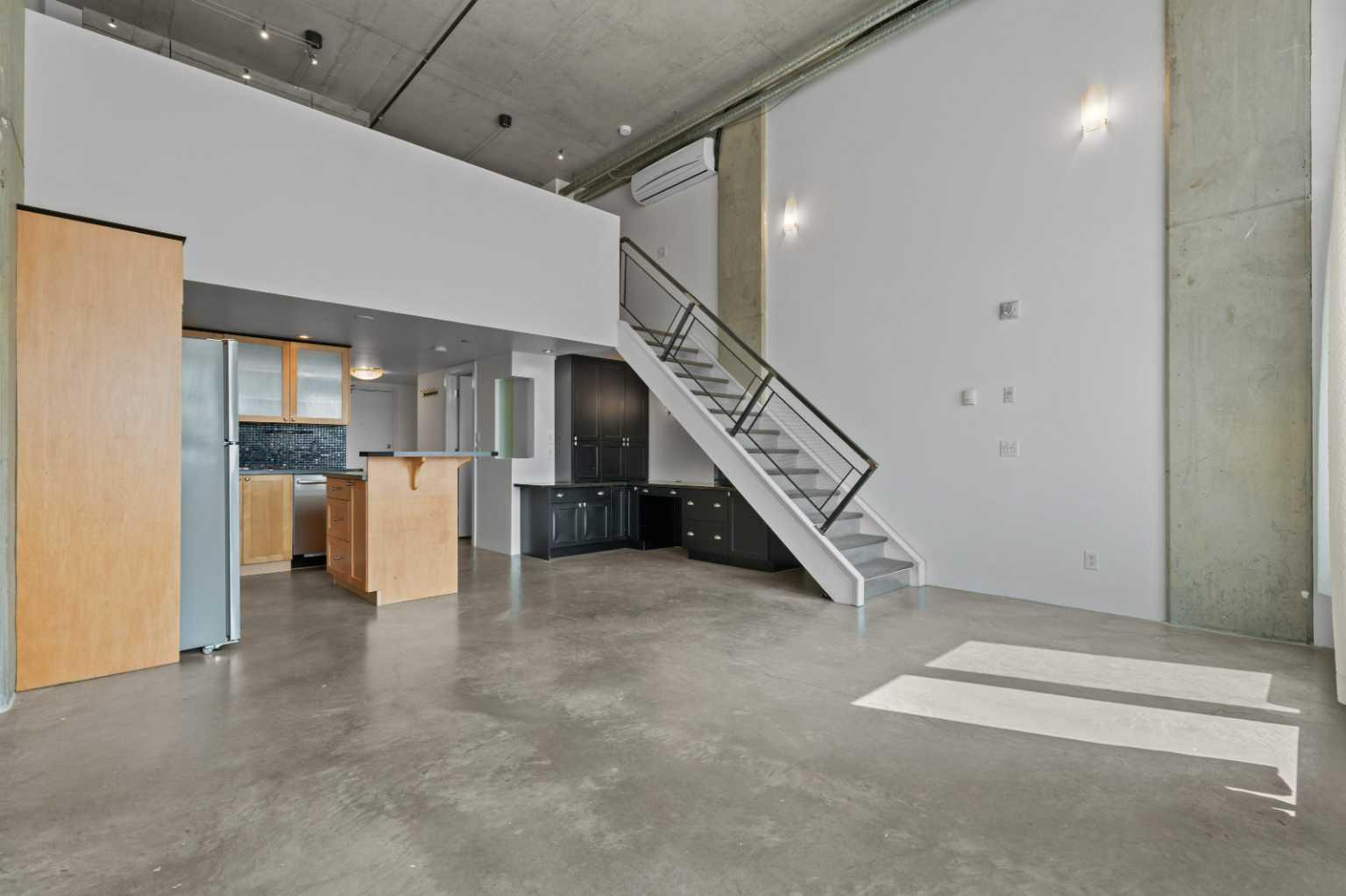 215, 535 8 Avenue SE