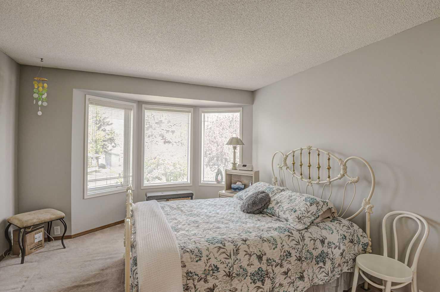 124 Del Ray Close NE