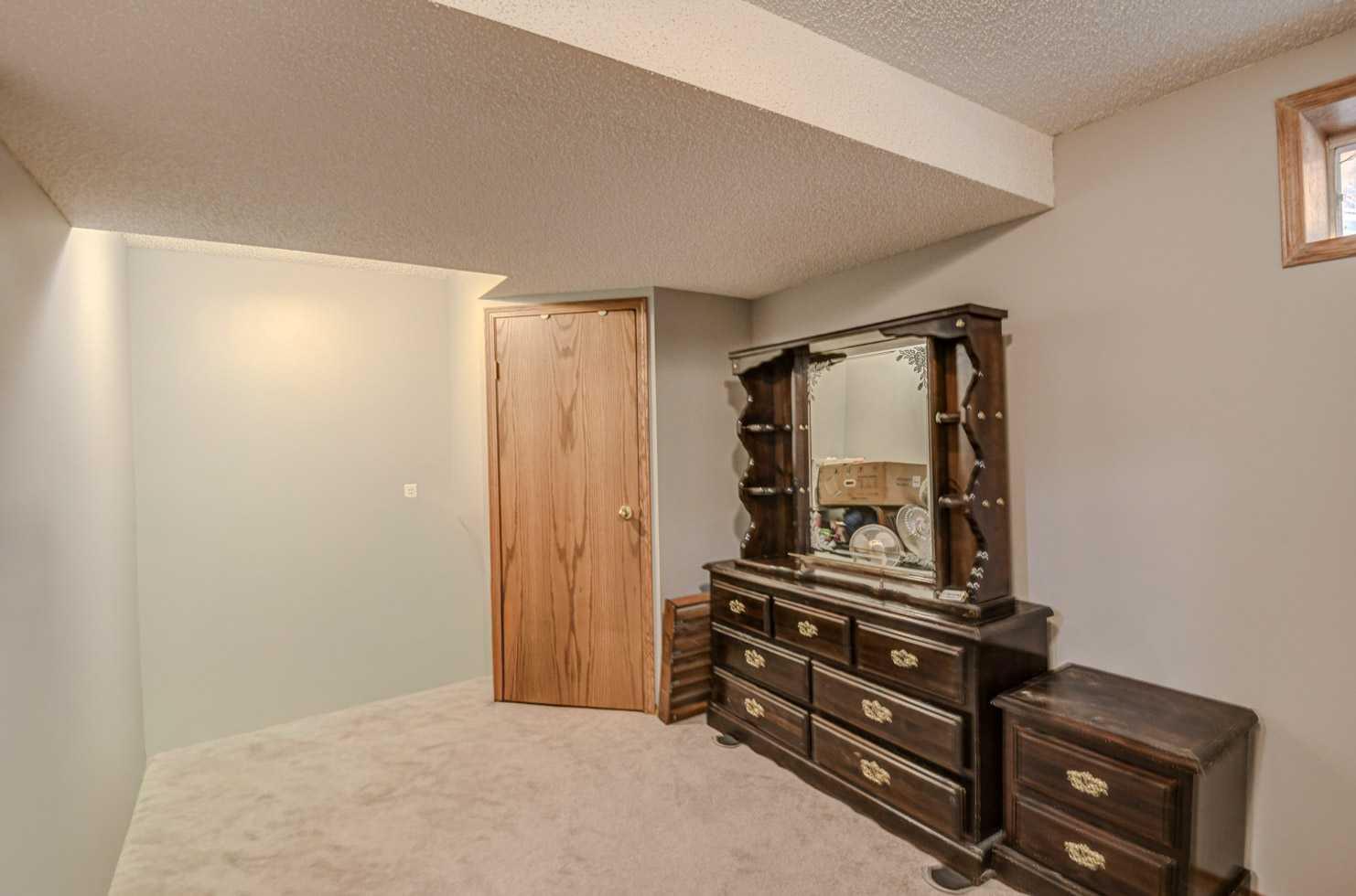 124 Del Ray Close NE