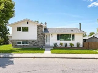 173 Cornwallis Drive NW