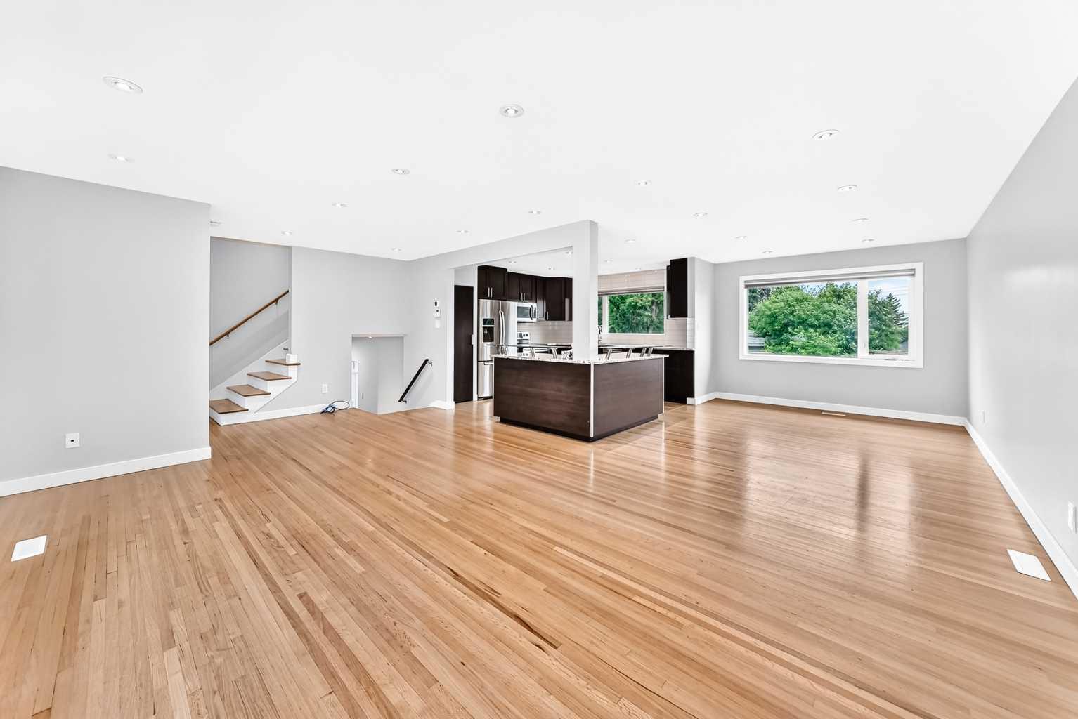 173 Cornwallis Drive NW