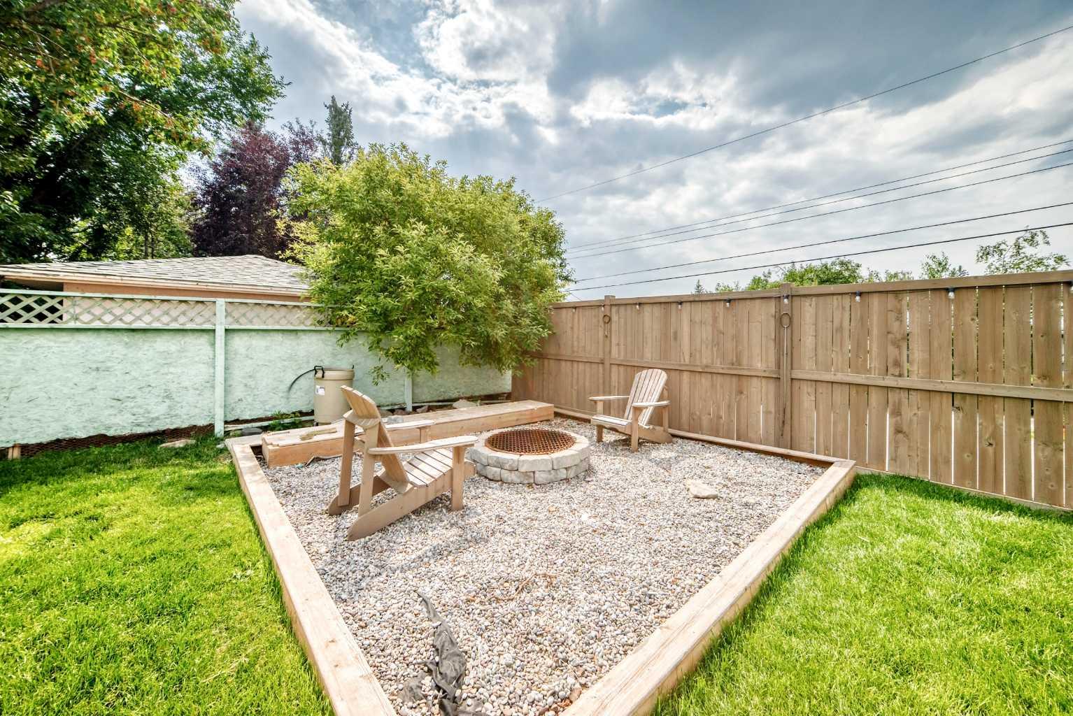 173 Cornwallis Drive NW