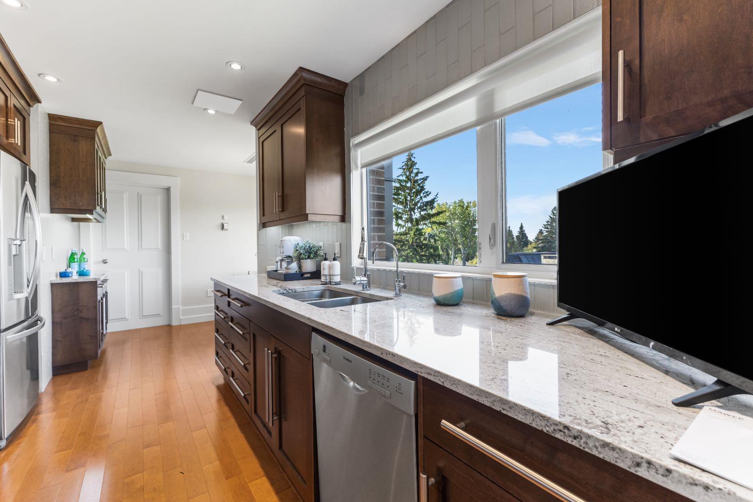 4N, 222 Eagle Ridge Drive SW