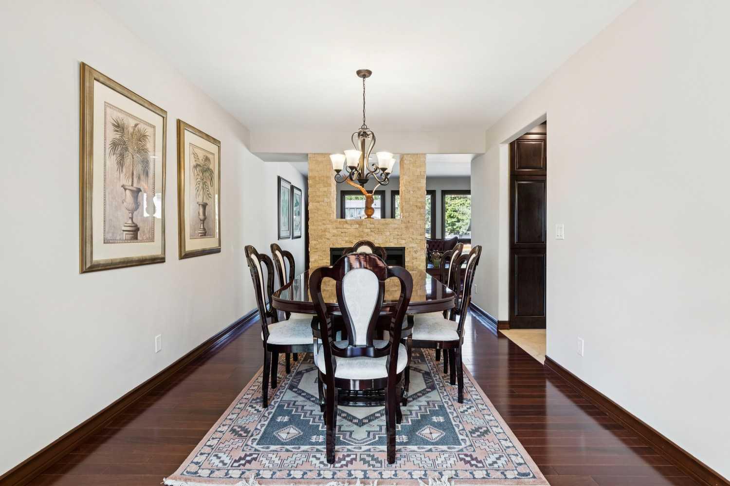 223 Pump Hill Crescent 
