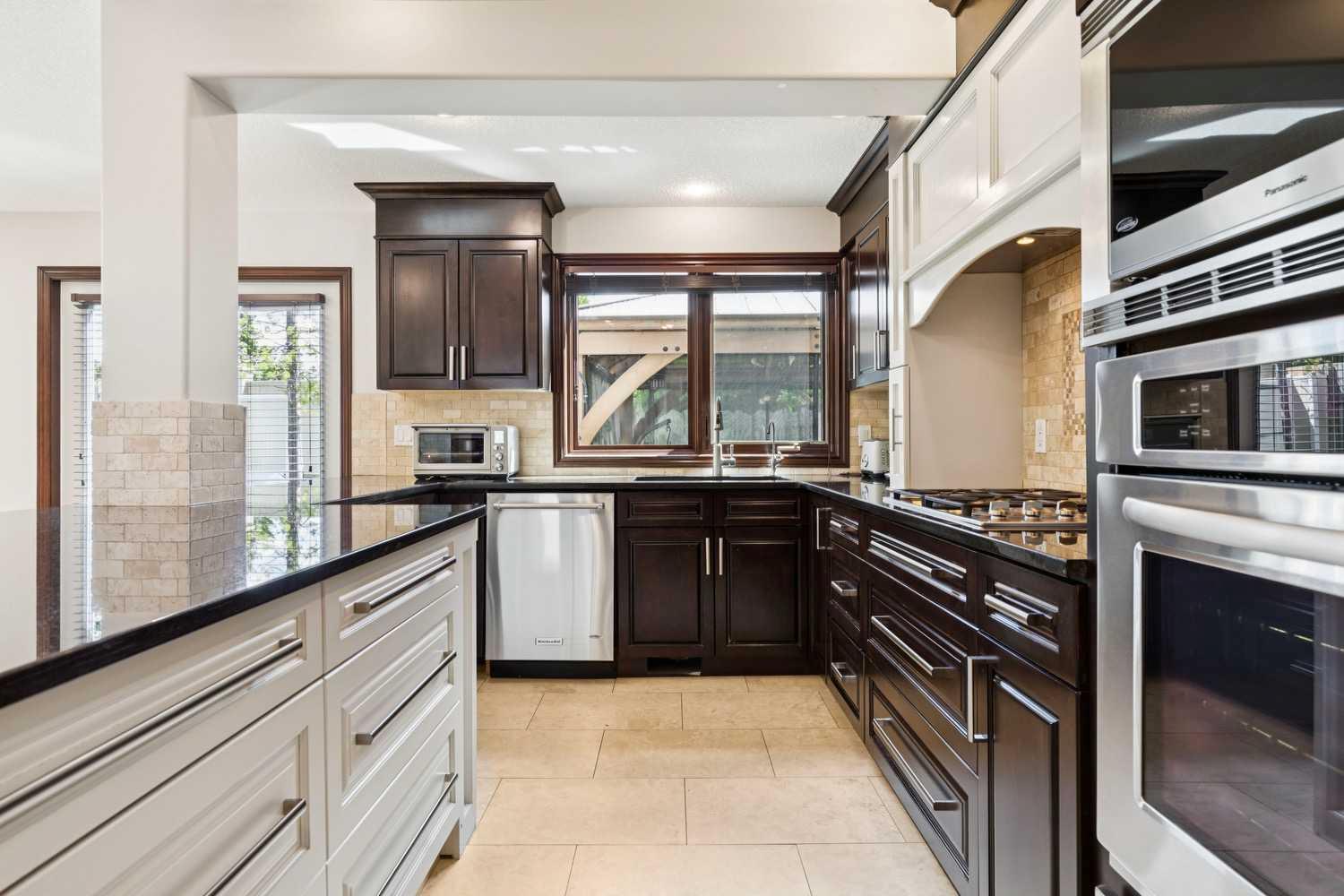 223 Pump Hill Crescent 