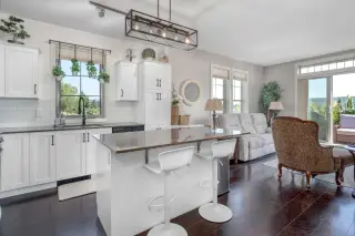 320, 205 Sunset Drive 