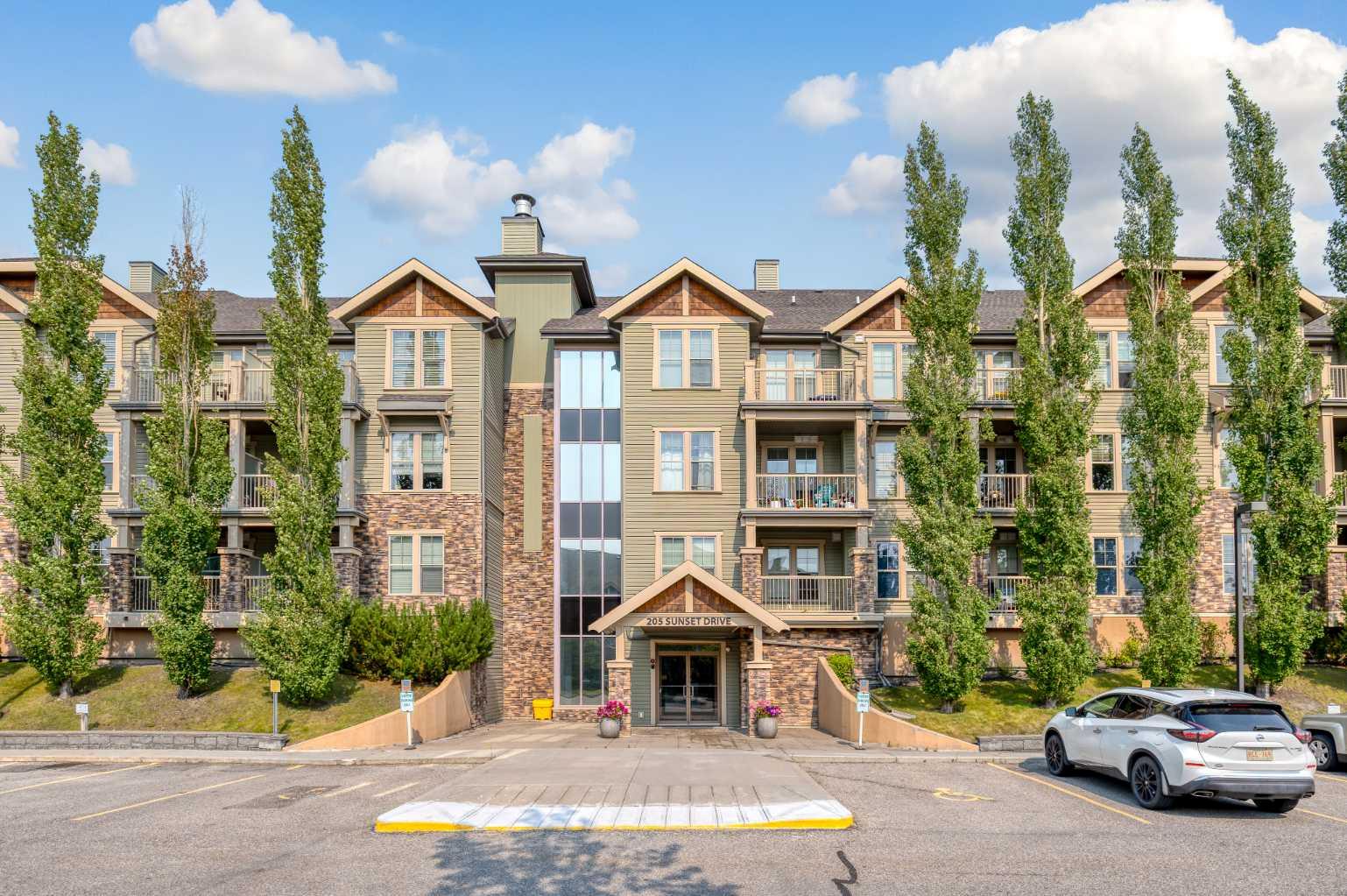 320, 205 Sunset Drive 