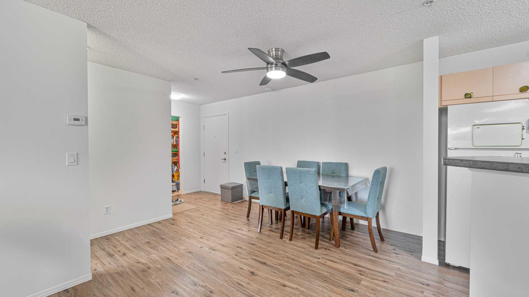 105, 17 Country Village Bay NE