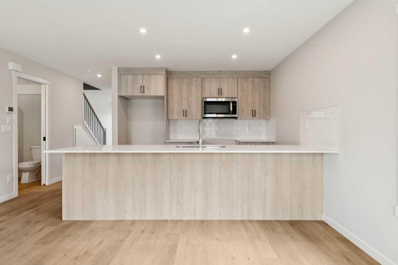 1201, 350 Mahogany Parade SE