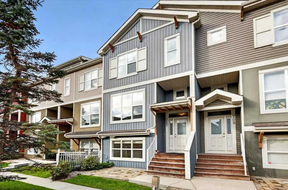 707, 10 Auburn Bay Avenue SE
