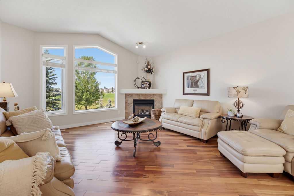 111 Invermere Close 
