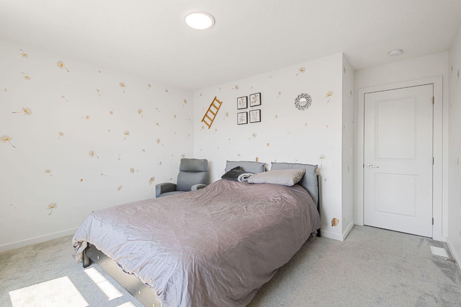 147 Royston Rise NW