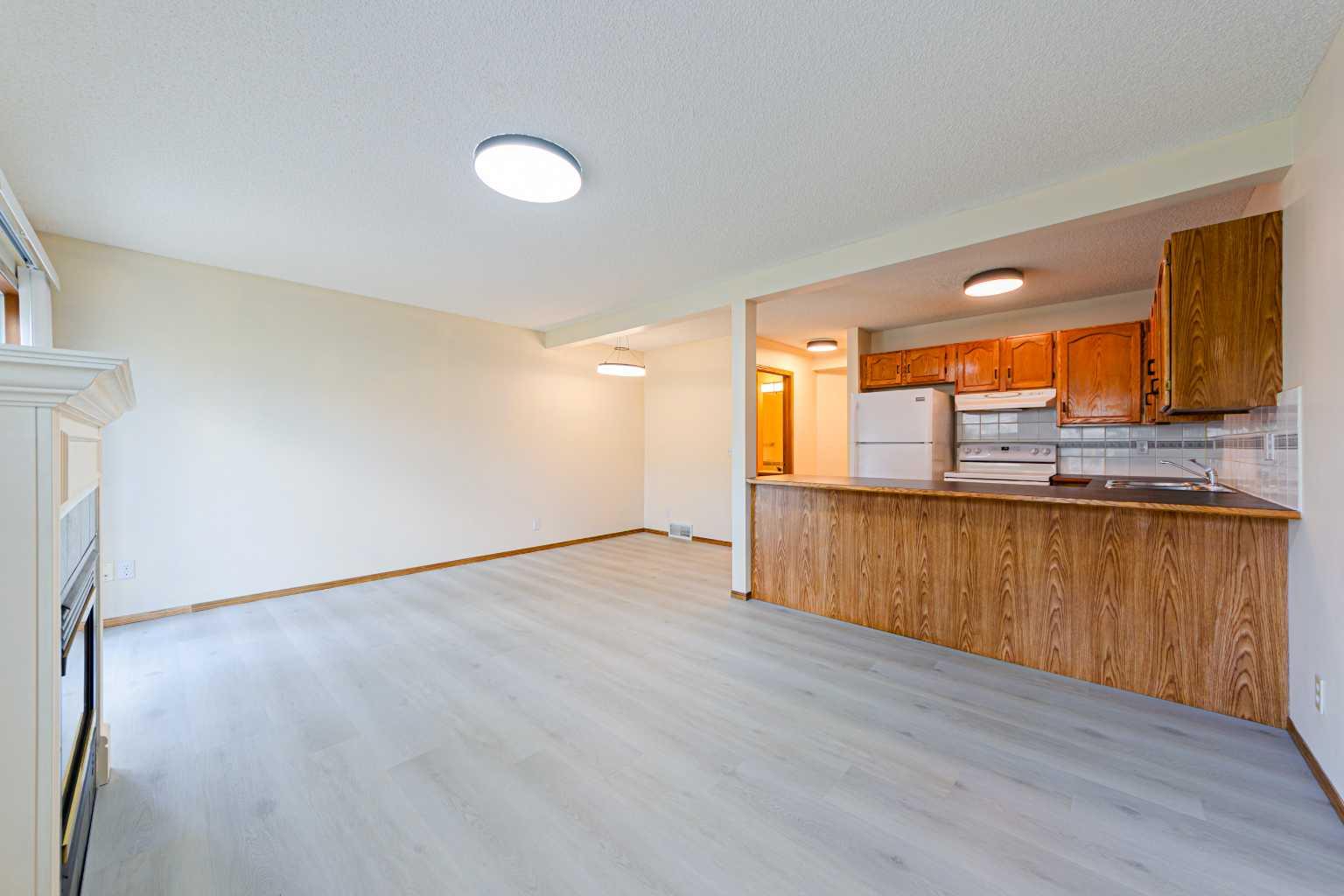 88 Country Hills Villas NW